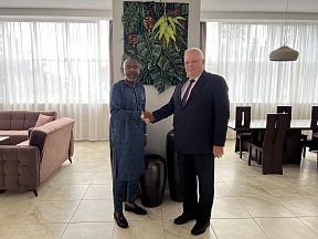 S.E.M. Alexey V. POPOV, Ambassadeur de Russie en Guinée, a rencontré le représentant de «FIM FM»