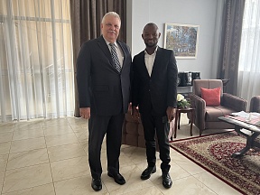 H.E. Mr. Alexey V. POPOV, Ambassador of Russia in Guinea, held a meeting with the President of the NGO «Action Pour Education Citoyenne»