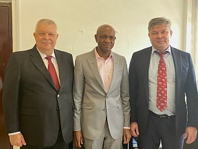 S.E.M. Alexey V. POPOV, Ambassadeur de Russie à Conakry, a rencontré S.E.M. Bachir DIALLO, Ministre guinéen de la Sécurité et de la Protection civile