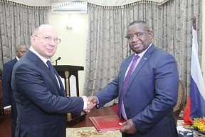 Russian Ambassador Presents Credentials to President Julius Maada Bio Russian Ambassador Presents Credentials to President Julius Maada Bio