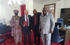 S.E.M. Vadim RAZUMOVSKIY a rencontré M. Alpha Amadou Bano BARRY, le Ministre de l'éducation nationale et de l’alphabétisation de Guinée S.E.M. Vadim RAZUMOVSKIY a rencontré M. Alpha Amadou Bano BARRY, le Ministre de l'éducation nationale et de l’alphabétisation de Guinée