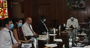 S.E.M. Vadim RAZUMOVSKIY a rencontré M. Luc-Joël GREGOIRE, Сhef de la représentation du PNUD en Guinée S.E.M. Vadim RAZUMOVSKIY a rencontré M. Luc-Joël GREGOIRE, Сhef de la représentation du PNUD en Guinée