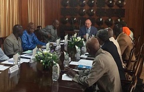 Séance de travail à l’Ambassade